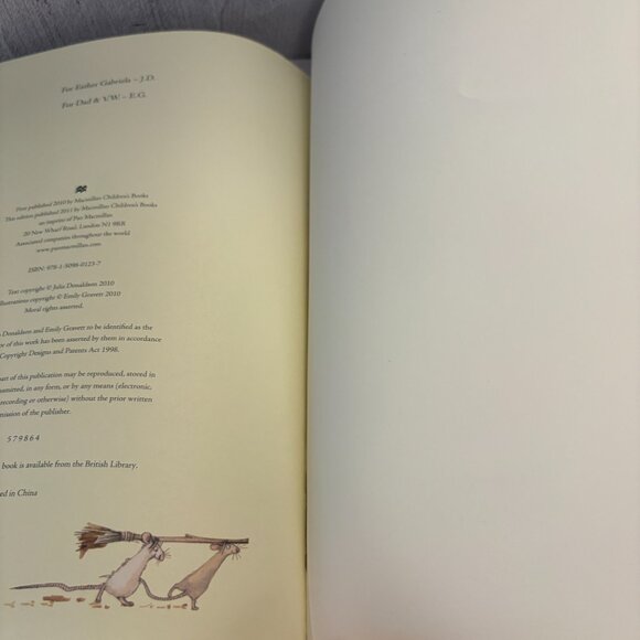 2 for $25 📕Cave Baby, Julia Donaldson, Childrens Book  (SKU: 185MI) - Picture 4 of 5